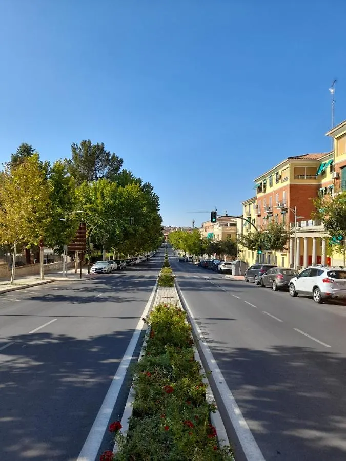 No Fiestas, 5 Dormitorios Solo Familias, Parejas O Trabajo Parking Publico Gratis A 300M Toledo