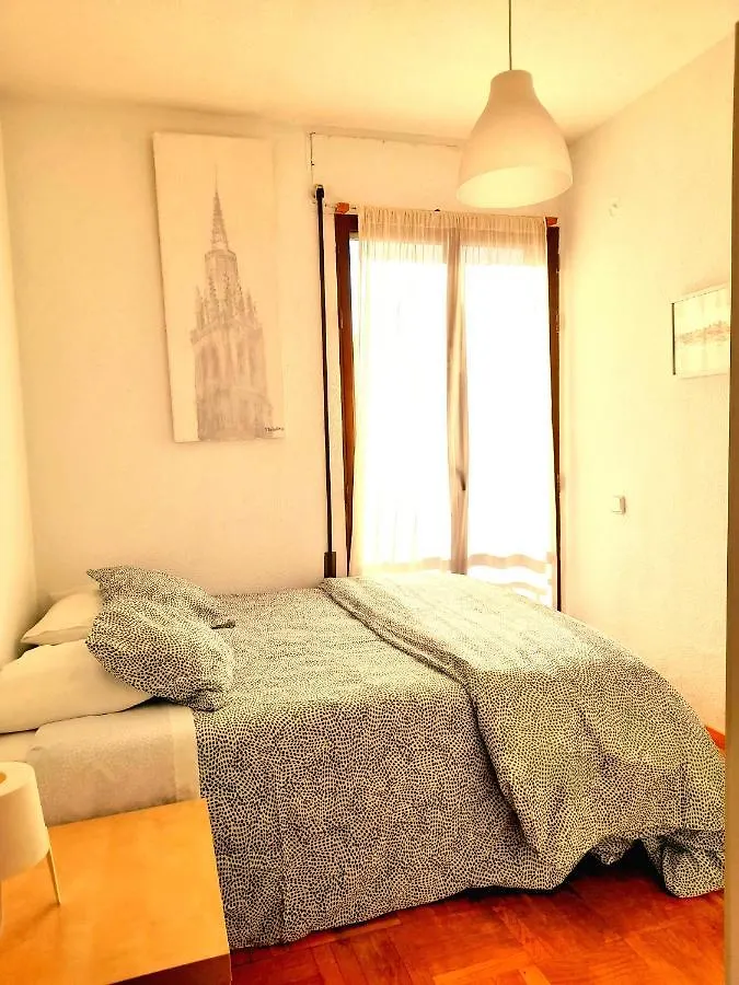 No Fiestas, 5 Dormitorios Solo Familias, Parejas O Trabajo Parking Publico Gratis A 300M Toledo Apartment